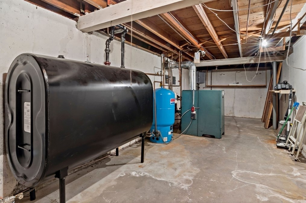 50 Rosewood Dr, Seekonk MA exterior