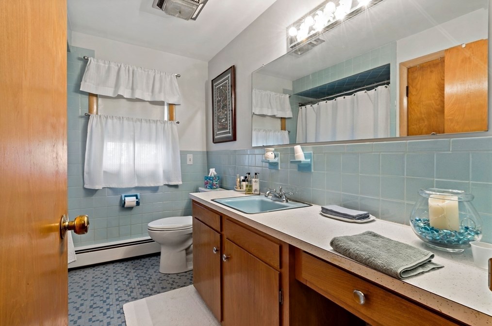 50 Rosewood Dr, Seekonk MA exterior