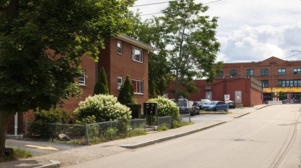 50-58 Walnut St, Waltham MA 02453-4442 exterior