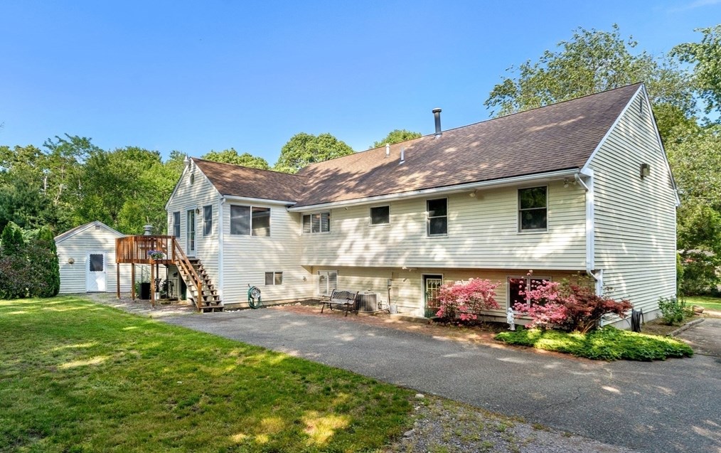 2 Valley St, Duxbury, MA 02332