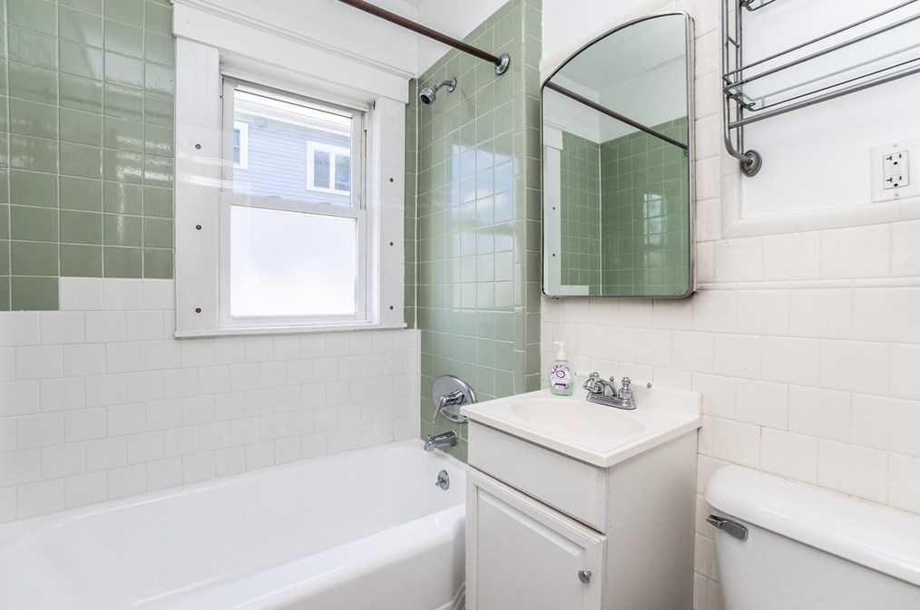 8 Putnam St #0, Watertown, MA 02472