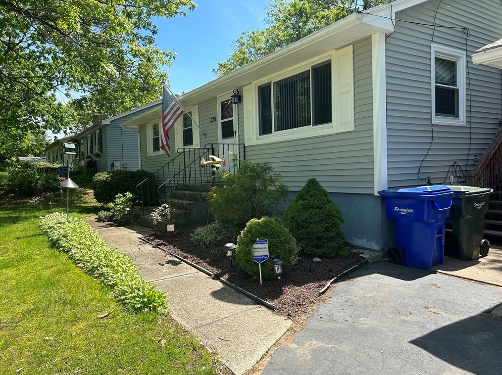 370 Tiffany St, Springfield MA  01108-3336 exterior