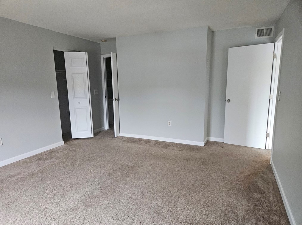 12 Shadowbrook Ln, Milford MA  01757-1145 exterior