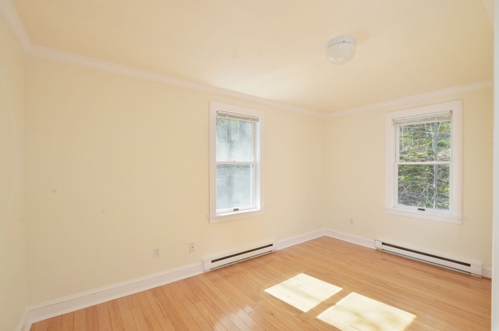 226 Pimlico Pond Rd, Mashpee MA 02649-2160 exterior