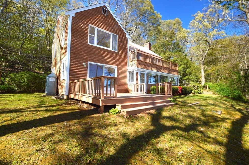 226 Pimlico Pond Rd, Mashpee MA 02649-2160 exterior