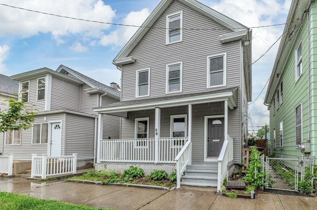 59 Pne St, Holyoke MA 01040-3934 exterior