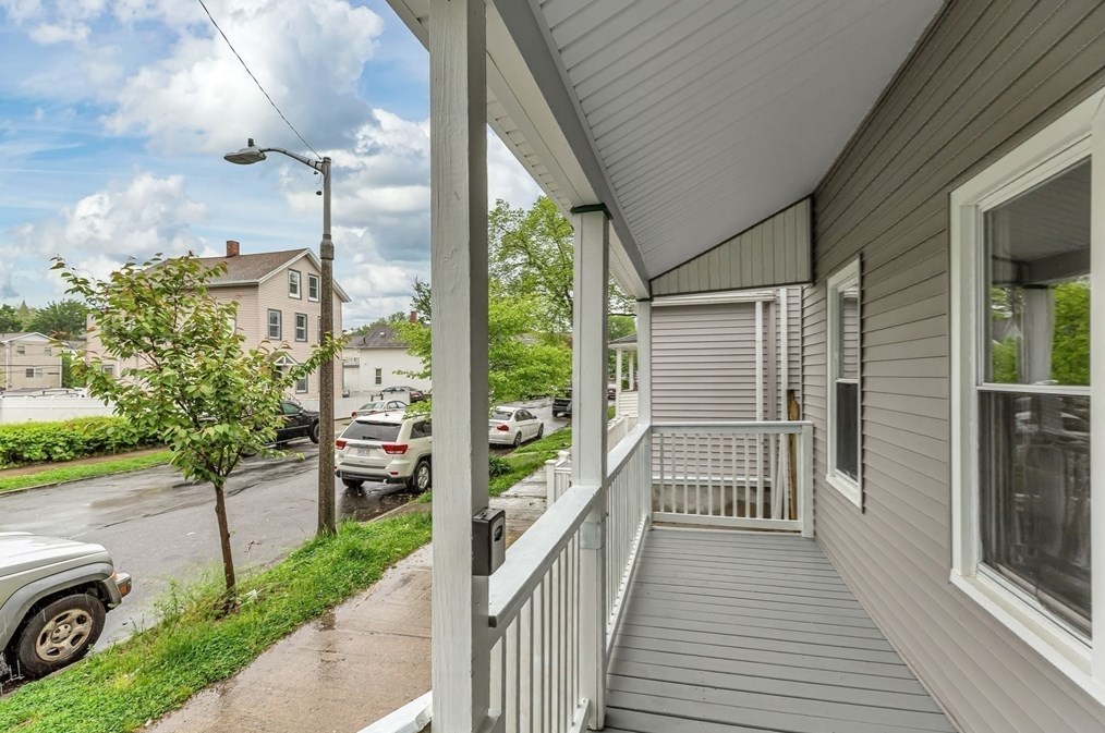 59 Pne St, Holyoke MA 01040-3934 exterior