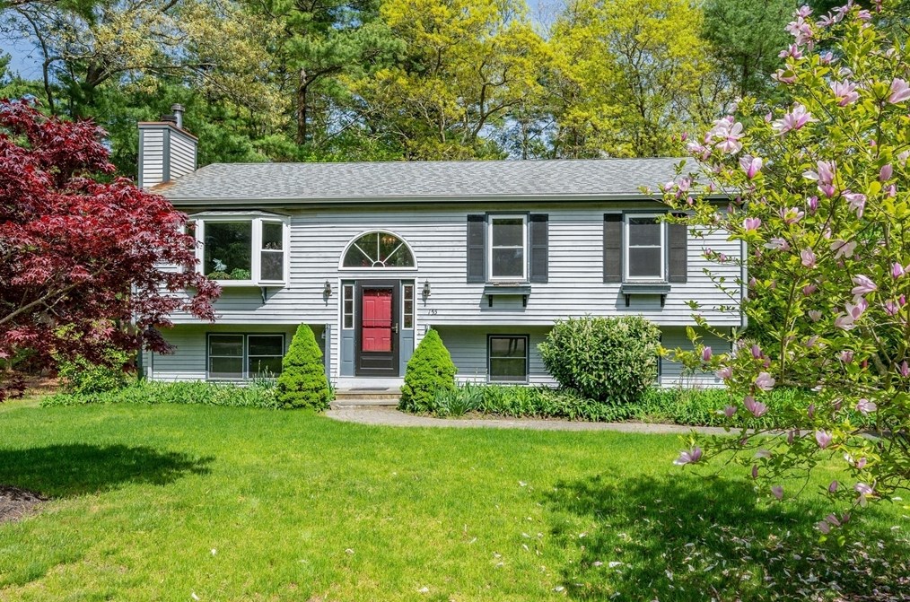 155 Hathaway St, Wareham, MA 02571