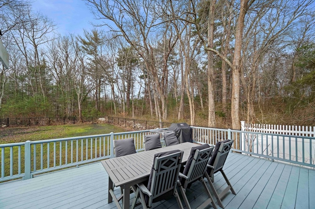 62 Cornet Stetson Rd, Scituate MA 02066-4452 exterior