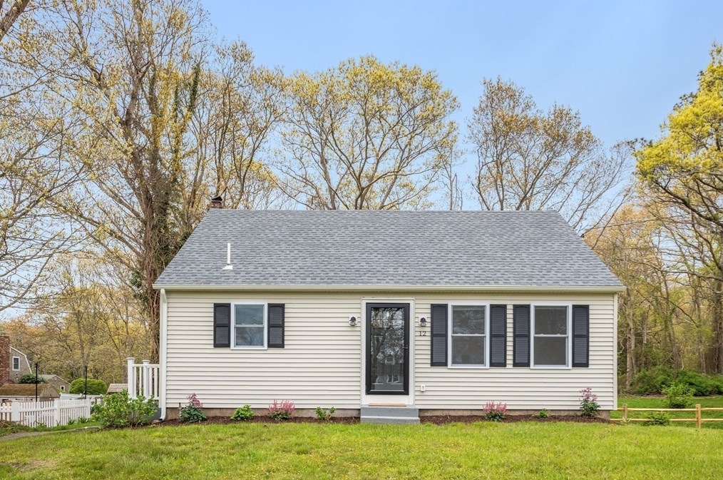 12 Tyler Dr, Sandwich MA  02563-1848 exterior