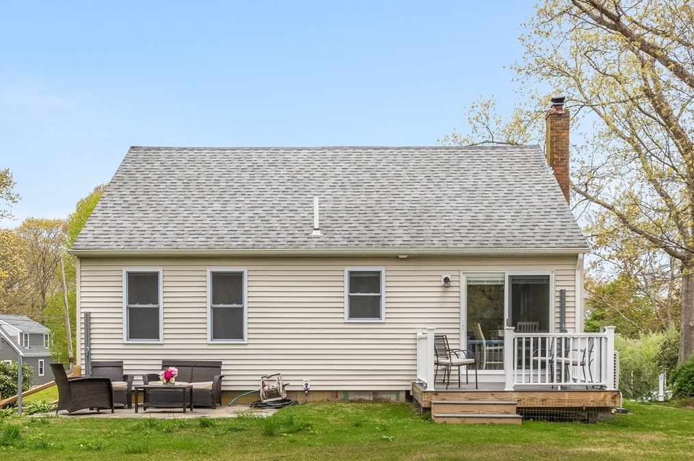 12 Tyler Dr, Sandwich MA  02563-1848 exterior