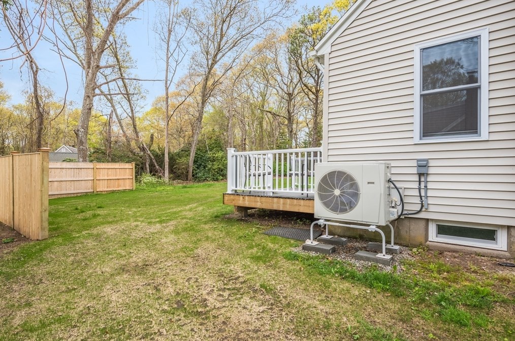 12 Tyler Dr, Sandwich MA  02563-1848 exterior