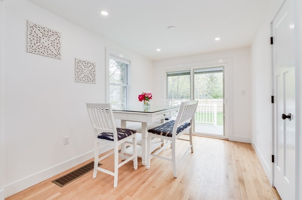 12 Tyler Dr, Sandwich MA  02563-1848 exterior