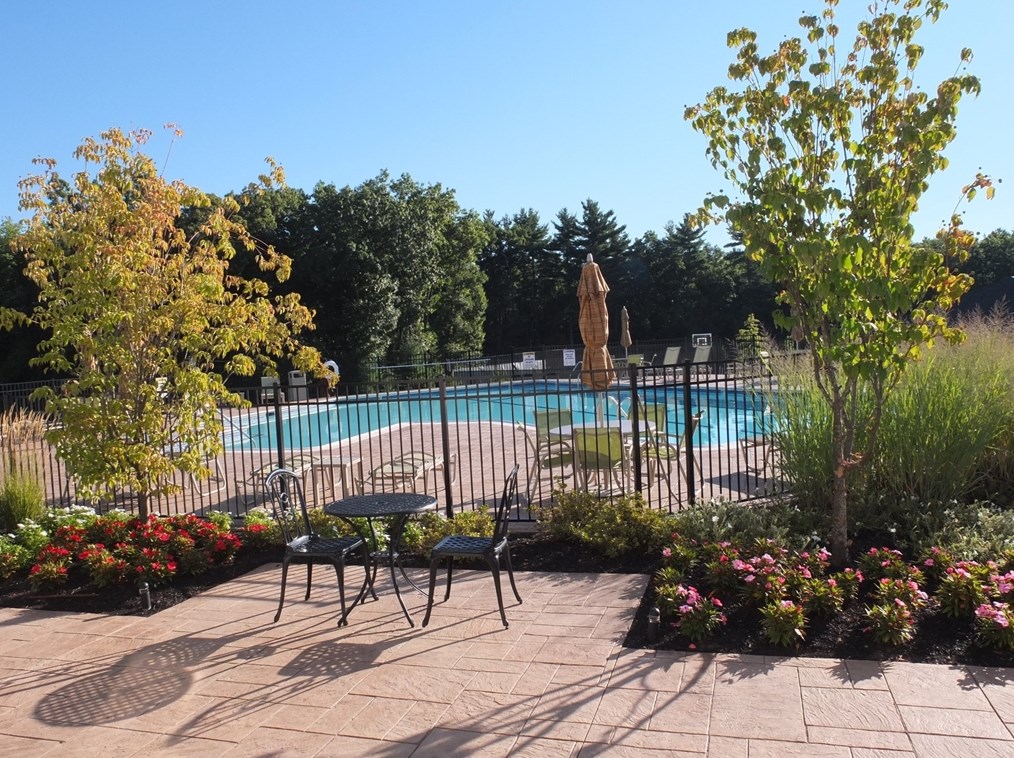 43 Sherwood Dr, Methuen MA  01844-2276 exterior