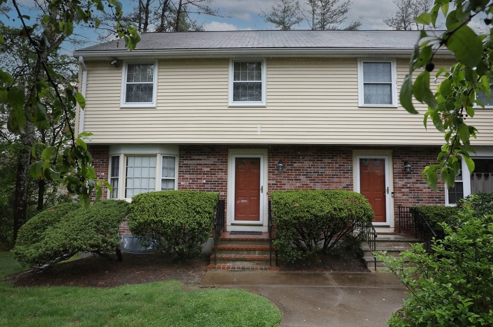 2 Pinebrook Ln #2, Easton, MA 02375