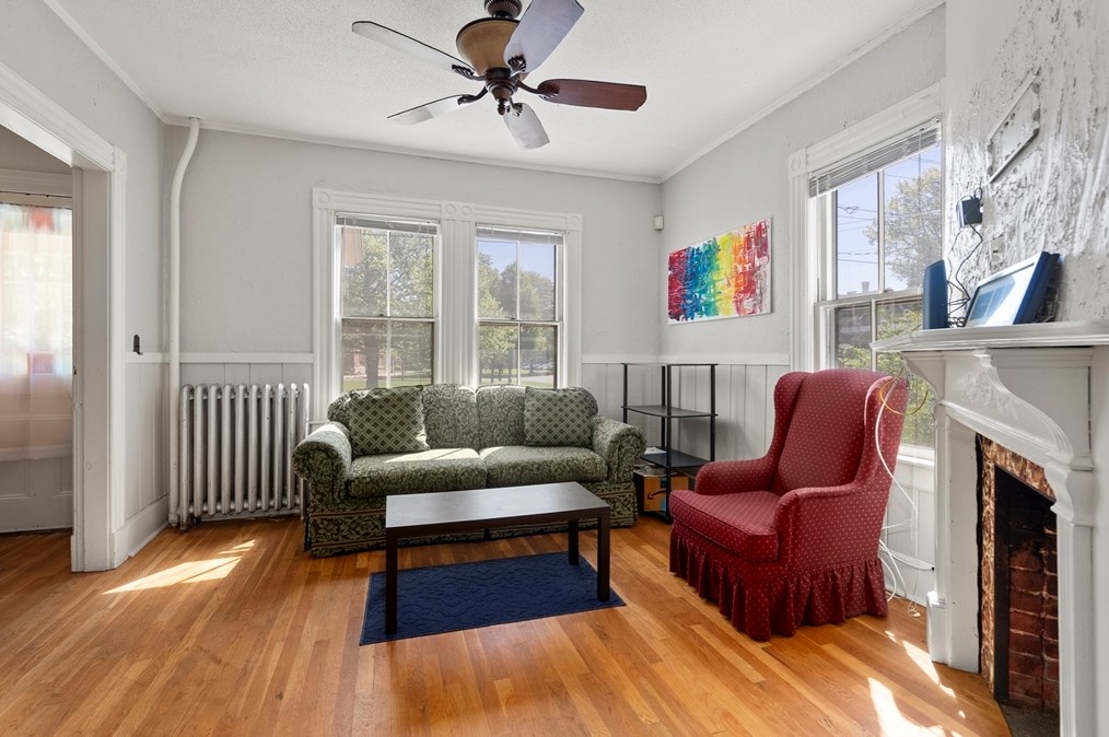 314 Springfield St, Chicopee MA 01013-2834 exterior