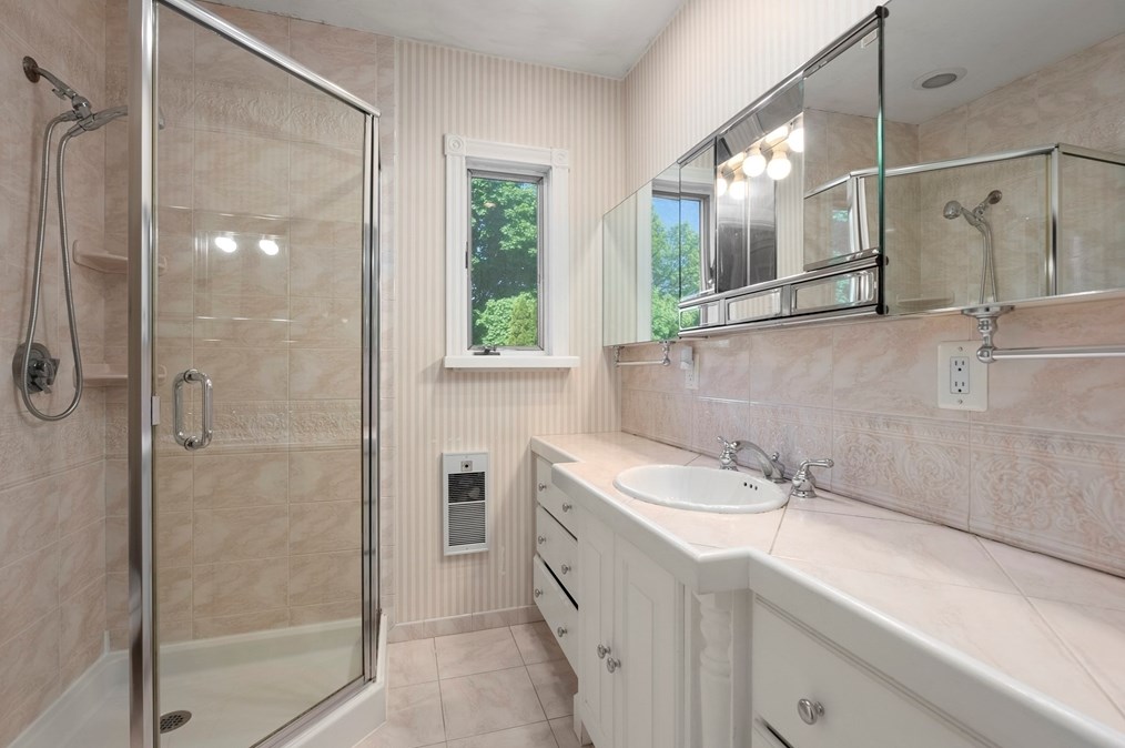 314 Springfield St, Chicopee MA 01013-2834 exterior