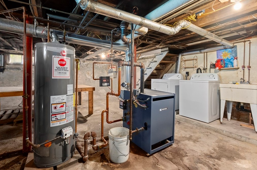 314 Springfield St, Chicopee MA 01013-2834 exterior