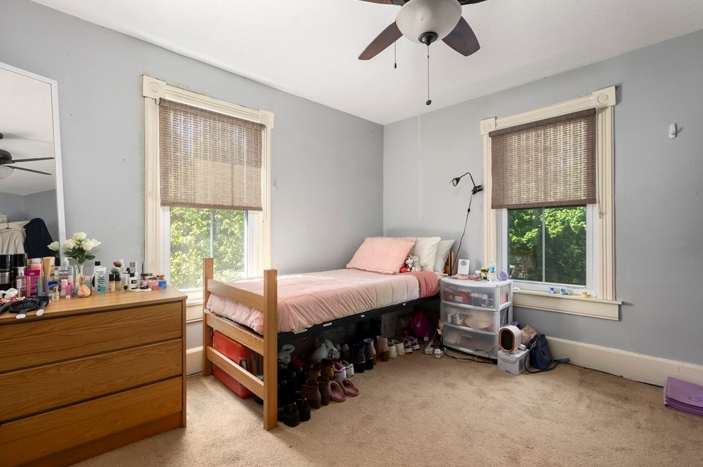 314 Springfield St, Chicopee MA 01013-2834 exterior