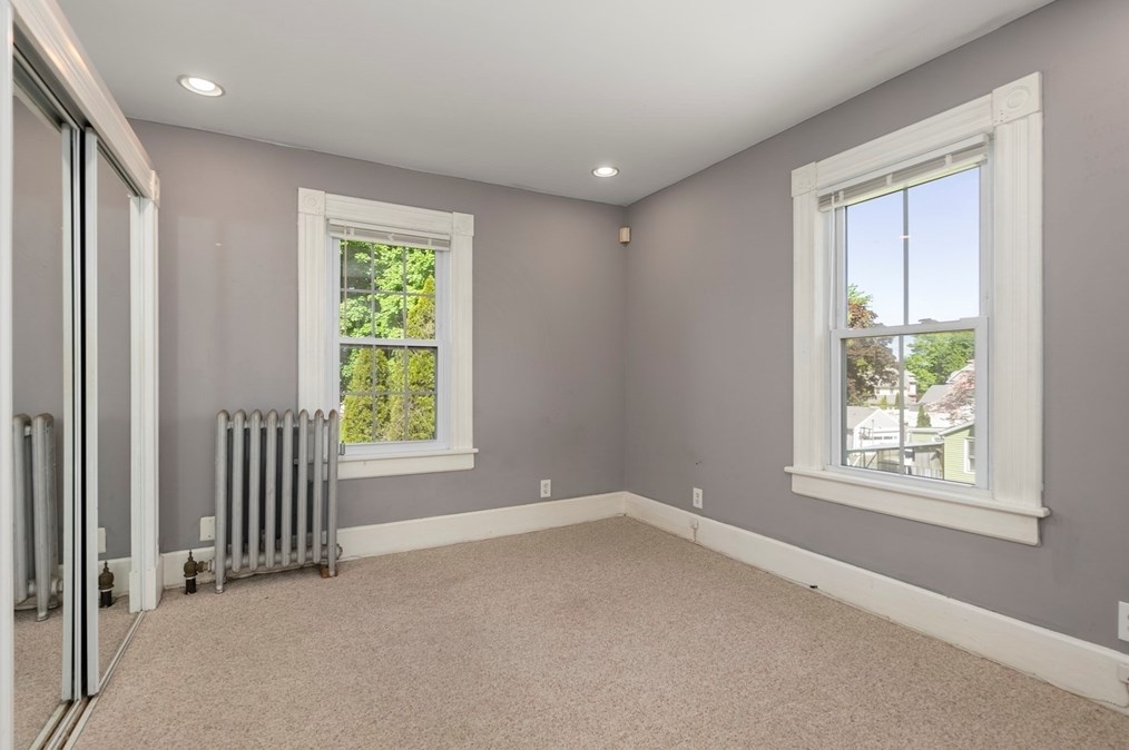 314 Springfield St, Chicopee MA 01013-2834 exterior