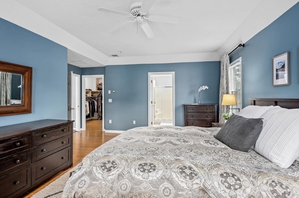 132 Pleasant St, Northborough MA 01532-1736 exterior