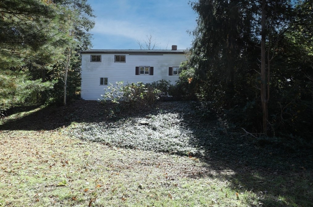 827 Shr Rd, Bourne MA 02559-1703 exterior