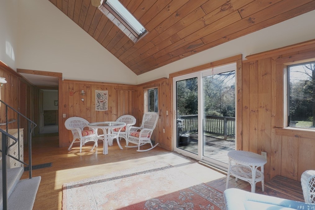 827 Shr Rd, Bourne MA 02559-1703 exterior