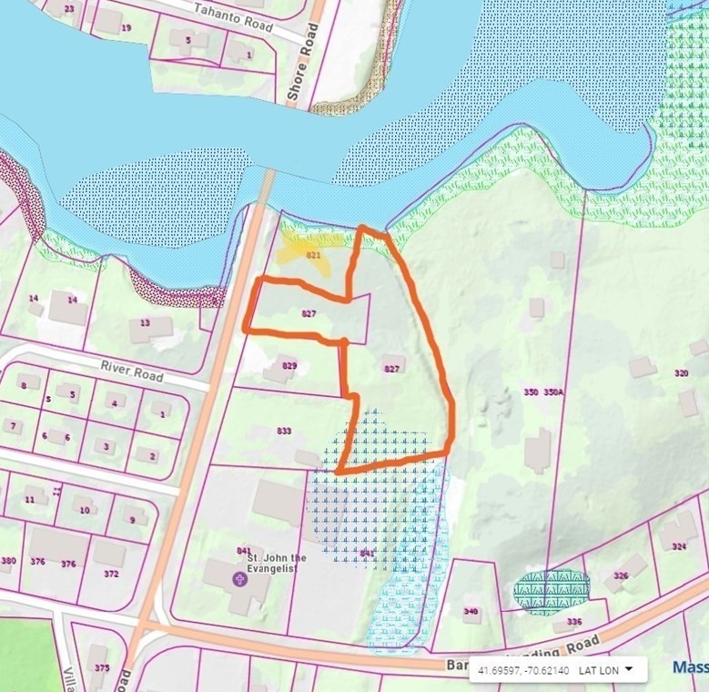 827 Shr Rd, Bourne MA 02559-1703 exterior