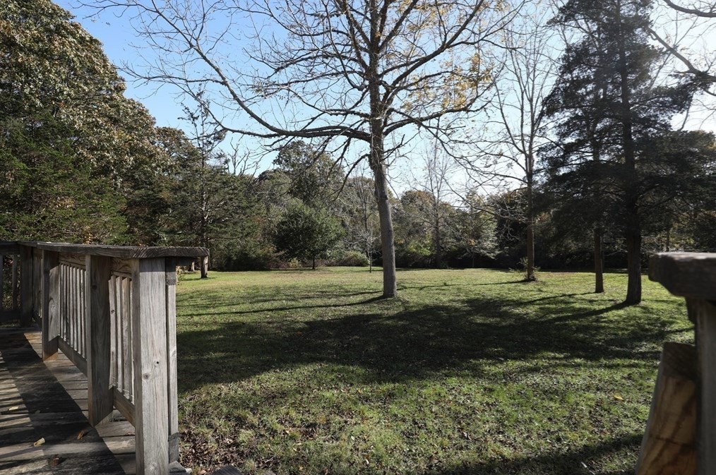 827 Shr Rd, Bourne MA 02559-1703 exterior