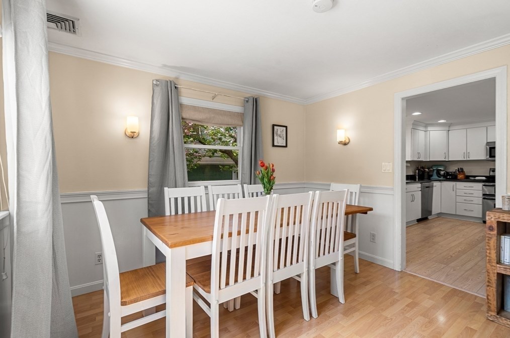 45 Evans Rd, Marblehead MA 01945-2447 exterior