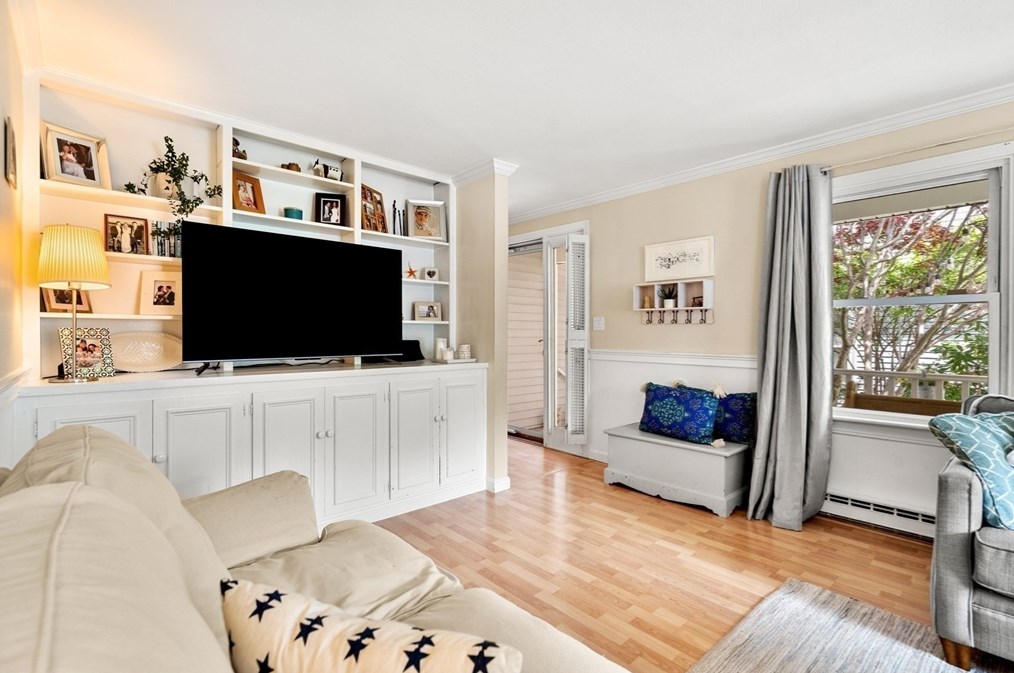 45 Evans Rd, Marblehead MA 01945-2447 exterior