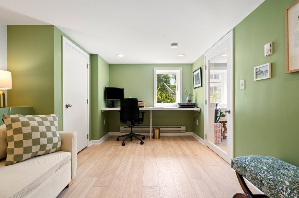 45 Evans Rd, Marblehead MA 01945-2447 exterior