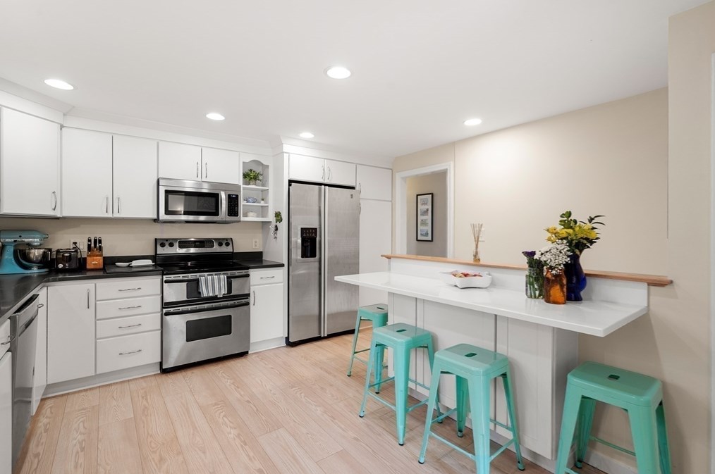 45 Evans Rd, Marblehead MA 01945-2447 exterior