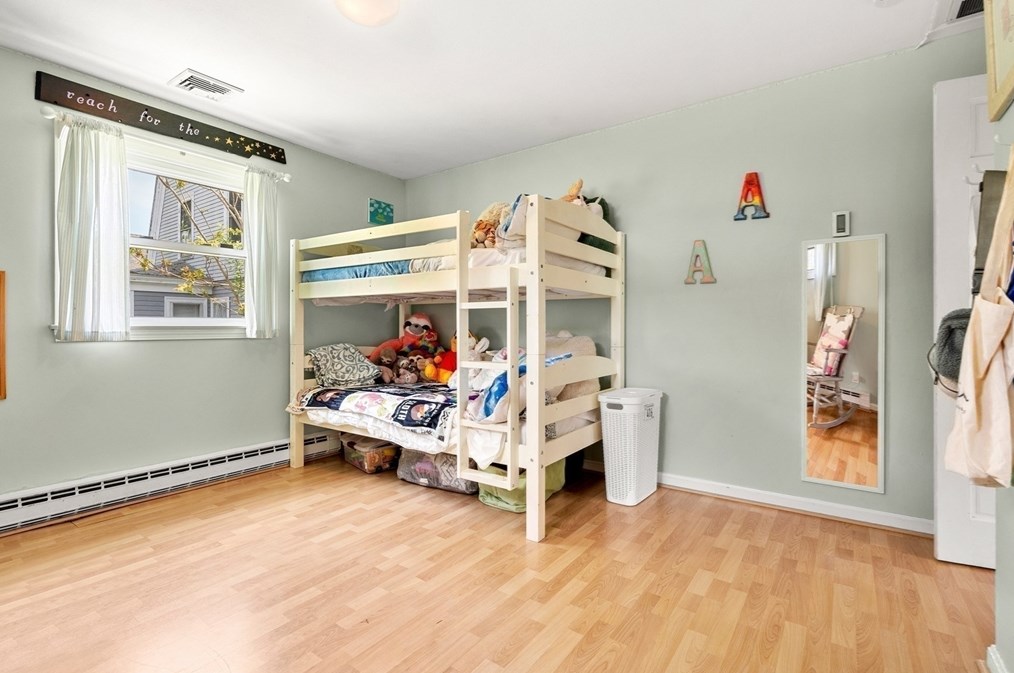 45 Evans Rd, Marblehead MA 01945-2447 exterior