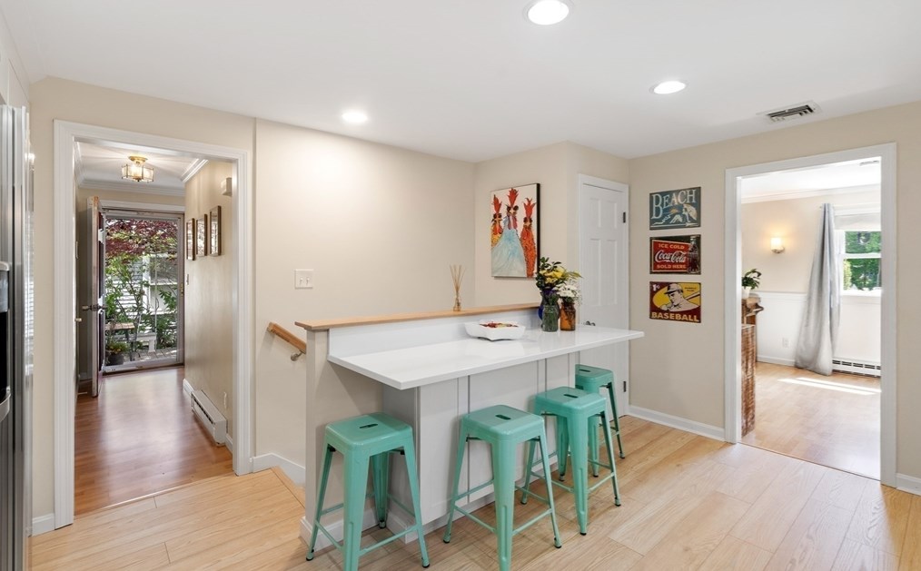 45 Evans Rd, Marblehead MA 01945-2447 exterior