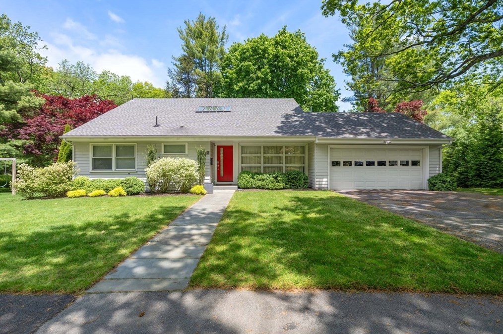 63 Kensington Cir, Boston, MA