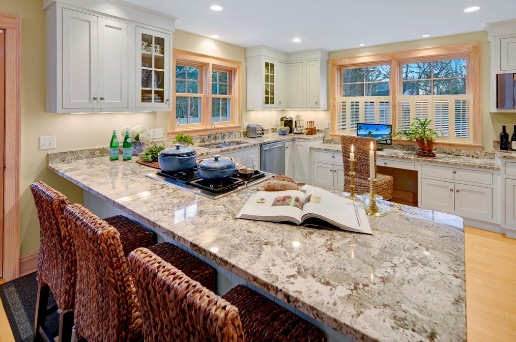 5 Llewellyn Way, Marthas Vineyard MA 02539-7135 exterior