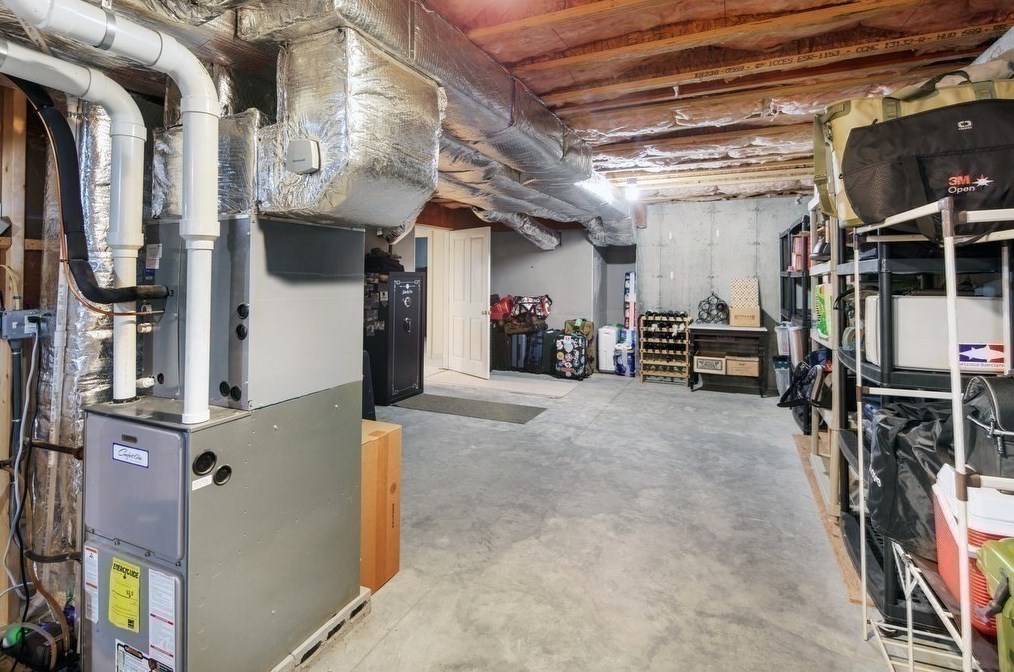 5 Llewellyn Way, Marthas Vineyard MA 02539-7135 exterior