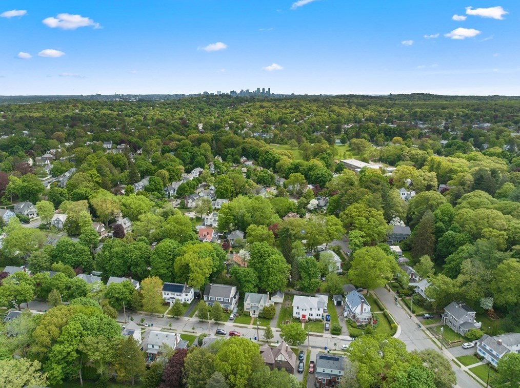 17 Charlotte Rd, Newton MA 02459-1707 exterior