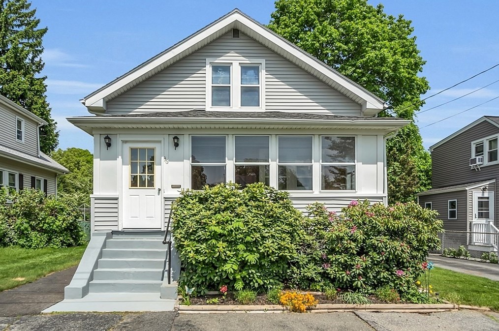 36 Rowena St, Worcester, MA 01606