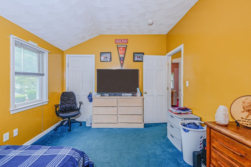 9 Rahway Rd, Burlington MA 01803-2040 exterior