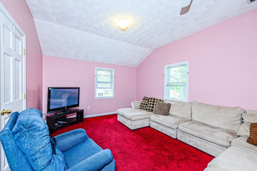 9 Rahway Rd, Burlington MA 01803-2040 exterior