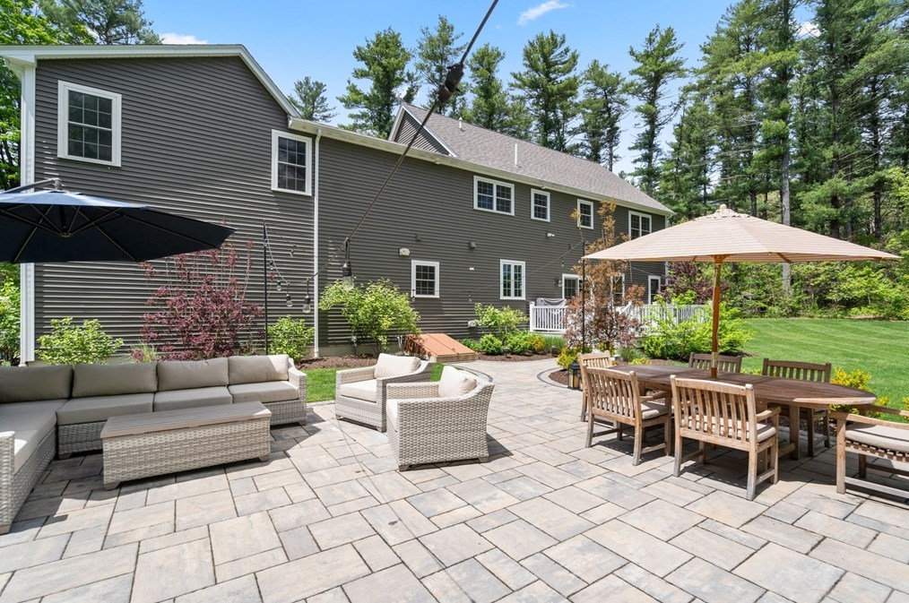 24 Cleveland St, Norfolk MA  02056-1003 exterior