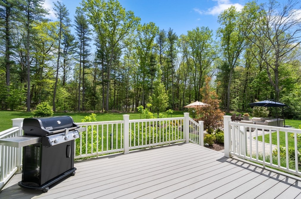 24 Cleveland St, Norfolk MA  02056-1003 exterior