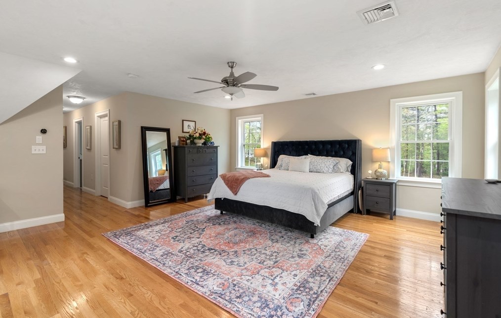 24 Cleveland St, Norfolk MA  02056-1003 exterior