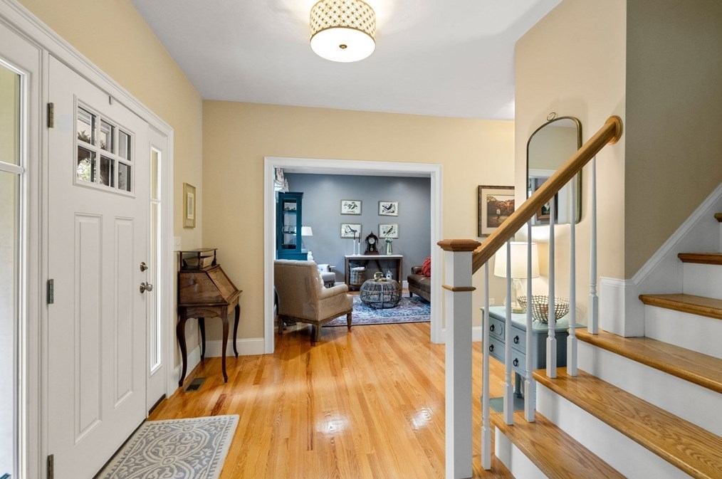 24 Cleveland St, Norfolk, MA 02056-1040