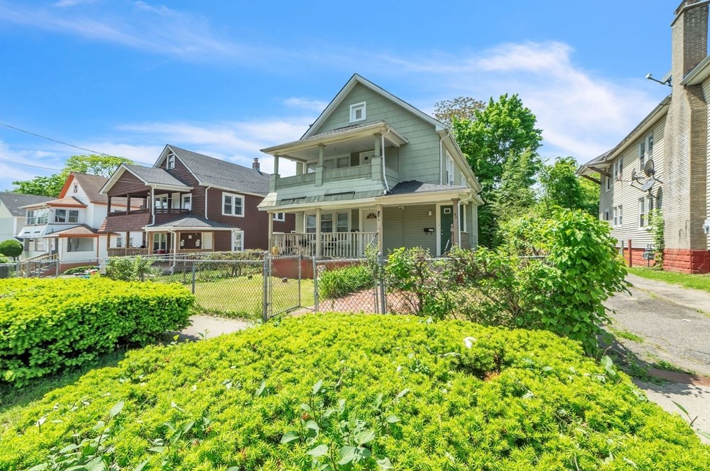 92 Clifton Ave, Springfield MA  01105-1909 exterior