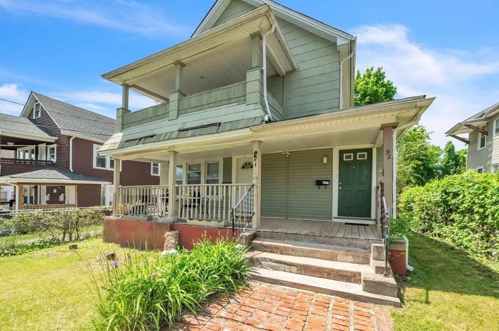 92 Clifton Ave, Springfield MA  01105-1909 exterior