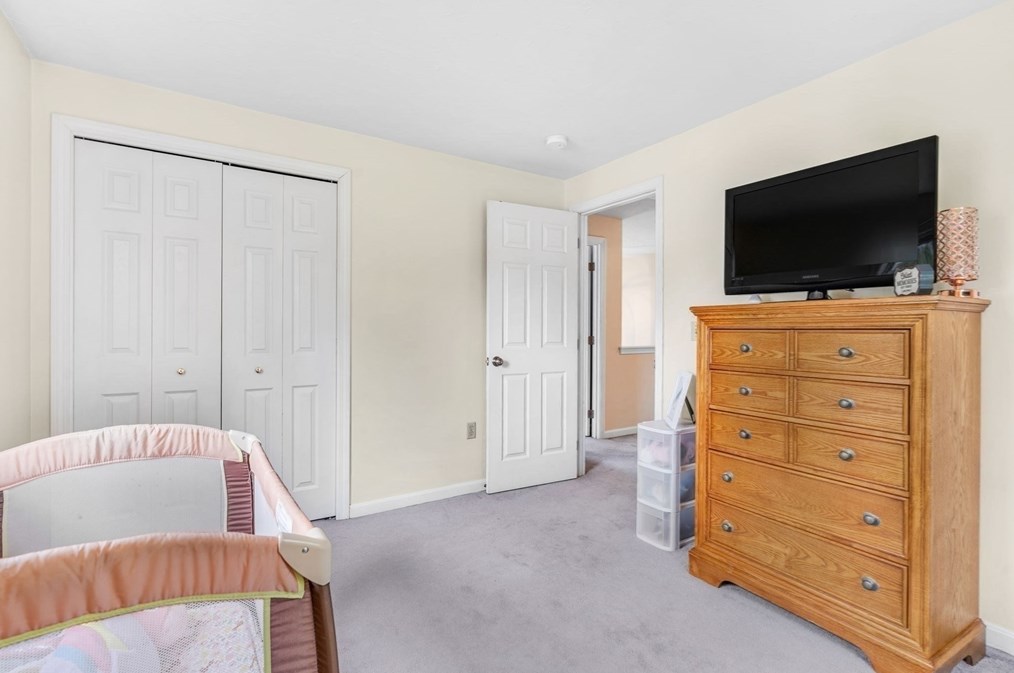 39 Saddlebred Dr, Leominster MA  01453-3494 exterior