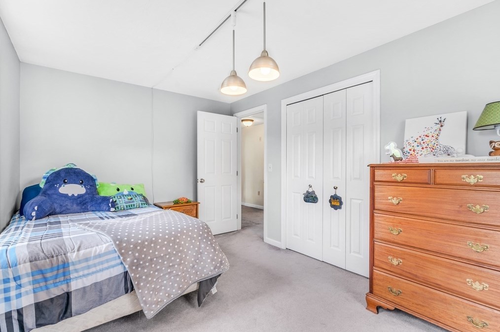 39 Saddlebred Dr, Leominster MA  01453-3494 exterior